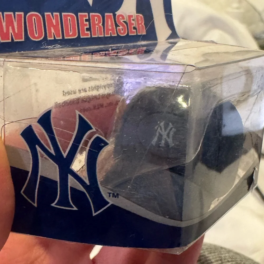 New York Yankees Wonderaser Blue Cap Eraser